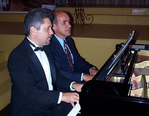 Luciano Quiñones y Luis Manuel Tirado interpretan danzas a cuatro manos