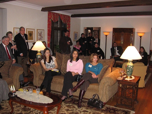 Recepción en el hogar del rector de la Universidad de Wisconsin