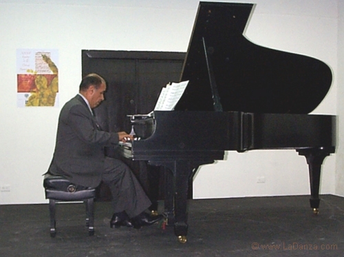 Luciano Quiñones interpreta su danza premiada